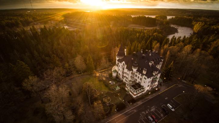 Valtionhotelliauringonlaskussa