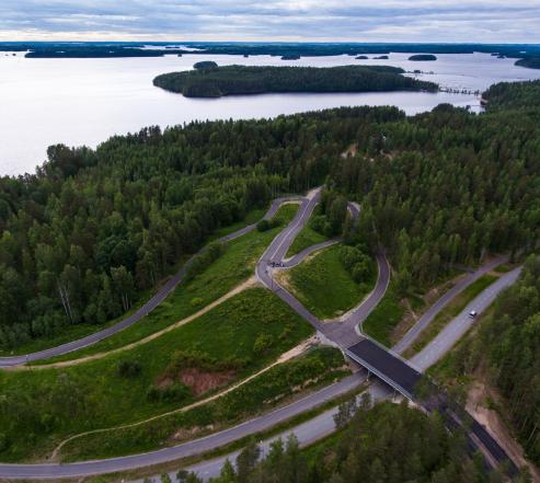 Ilmakuva rullohiihtoradasta Saimaan kera